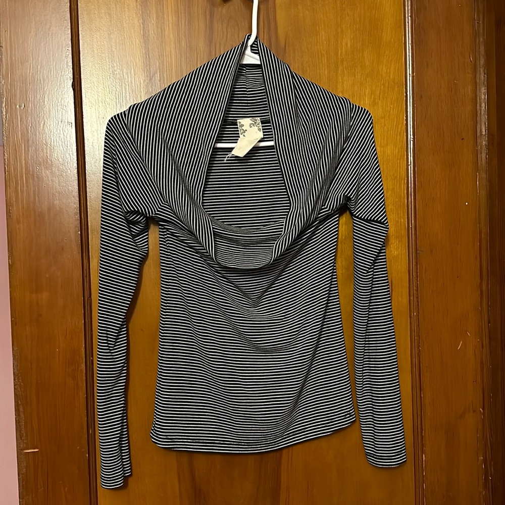 NEW Sweater sz S